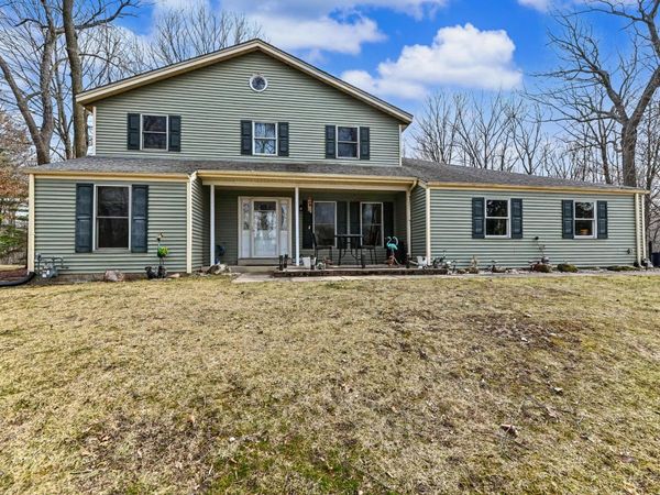 S94W26995 Linden Ct, Vernon, WI 53149