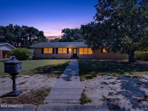 2535 Meadow Road, Biloxi, MS 39531