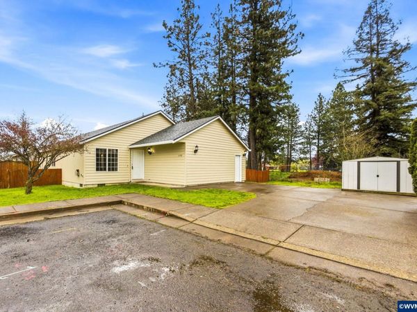 3130 Chucker Ln, Lebanon, OR 97355