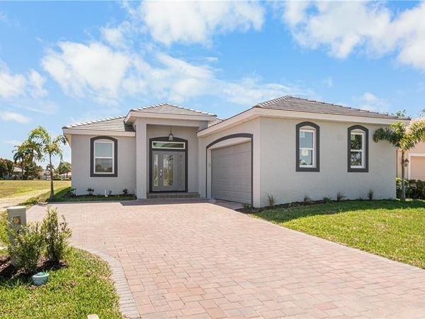 2016 Oxford Ridge CIR , LEHIGH ACRES, FL 33973