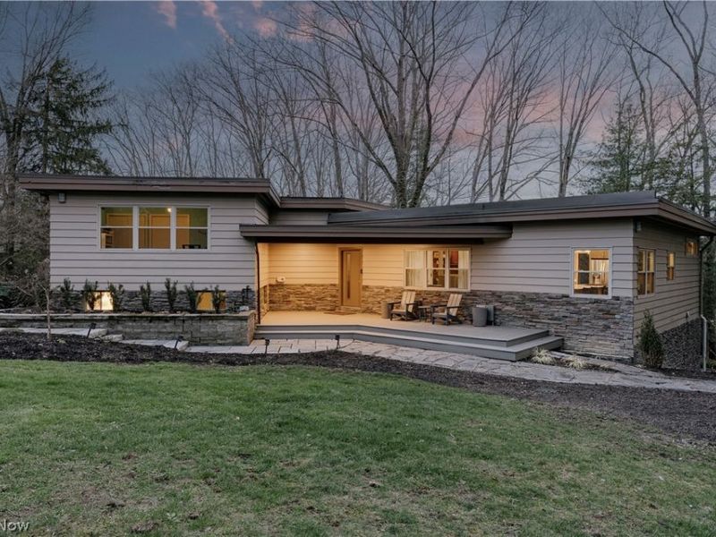 35 Skyline Drive, Moreland Hills, OH 44022 Photo 2