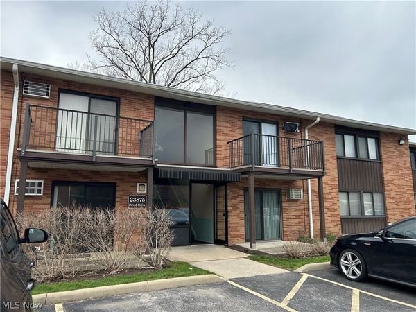 23875 David Drive , Unit 106, North Olmsted, OH 44070