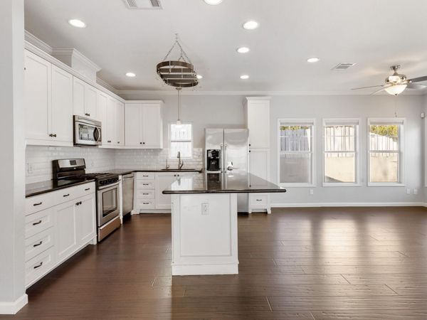 802 Oakland Ave, Austin, TX 78703