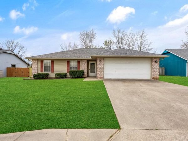 2704 W Easy Street , Rogers, AR 72756