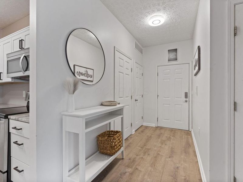 6170 Harbour Pointe, Unit 101, Columbus, OH 43231 Photo 4