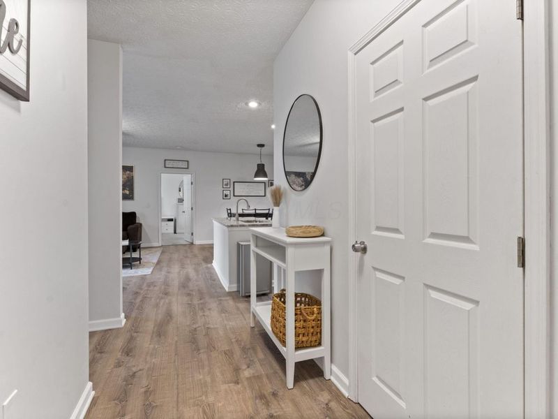 6170 Harbour Pointe, Unit 101, Columbus, OH 43231 Photo 5