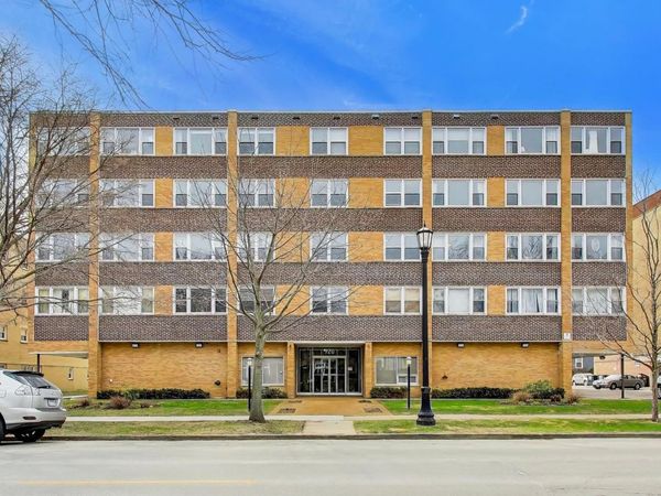 720 Oakton Street, Unit 3B, Evanston, IL 60202