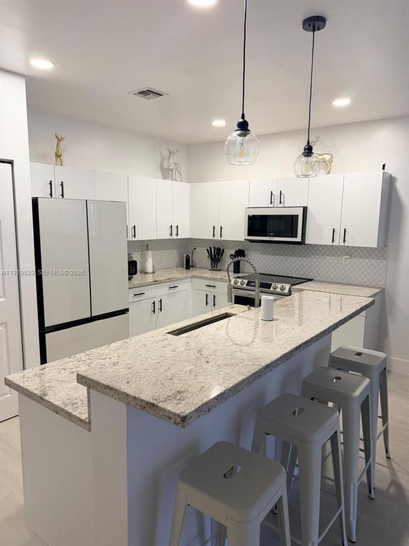 1022 NE 42nd Ter , Unit n/a, Homestead, FL 33033 Photo