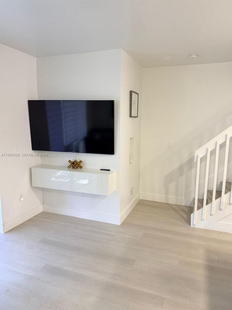 1022 NE 42nd Ter , Unit n/a, Homestead, FL 33033 Photo