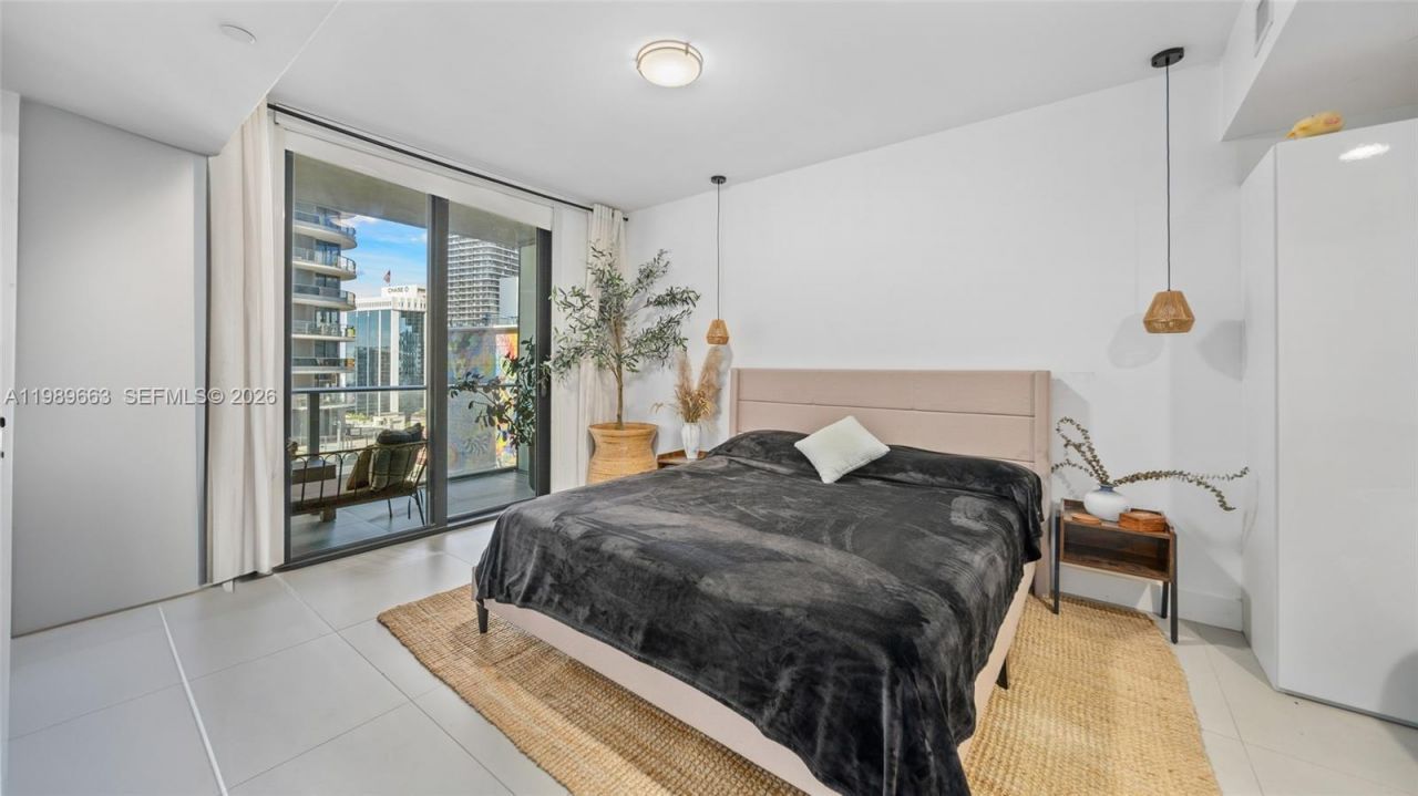 1010 Brickell Ave, Unit 2008, Miami, FL 33131 Photo