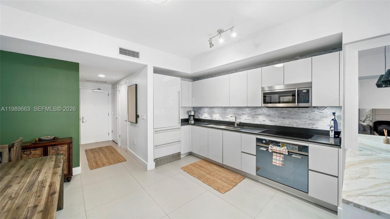 1010 Brickell Ave, Unit 2008, Miami, FL 33131 Photo