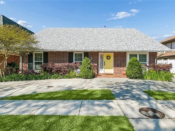 4728 CHATEAU Drive, Metairie, LA 70002