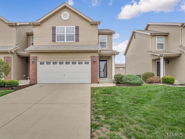 863 Harbor Woods Drive, Fairview Heights, IL 62208