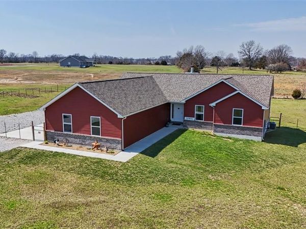 30931 Bonnie Bell Drive, Warrenton, MO 63383