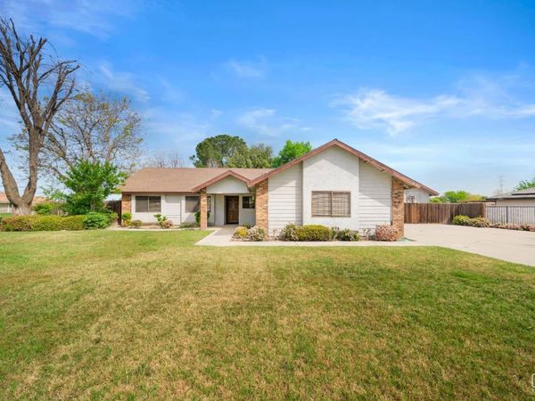 11216 Aimee Way, Bakersfield, CA 93312