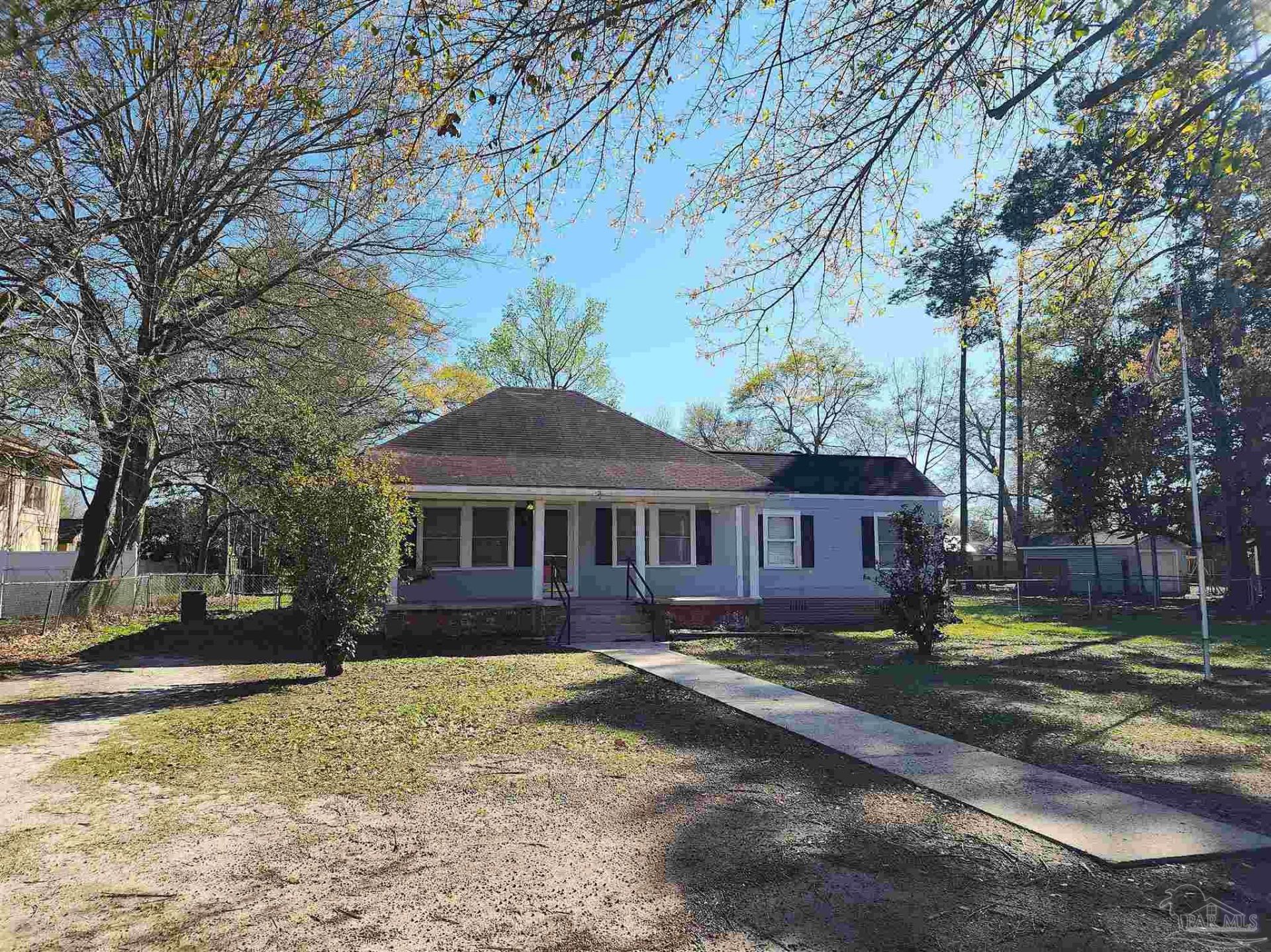 706 E Horner St, Atmore, AL 36502 Main Photo