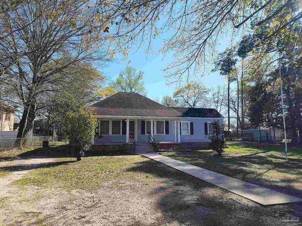 706 E Horner St, Atmore, AL 36502