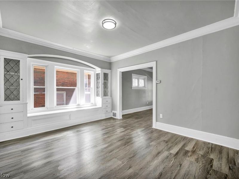 929 Thornhill Drive, Cleveland, OH 44108 Photo 10