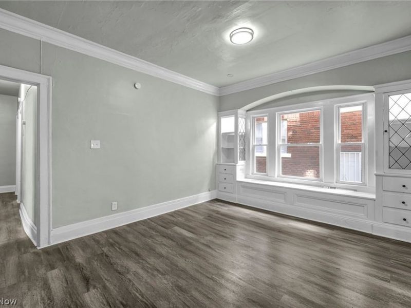 929 Thornhill Drive, Cleveland, OH 44108 Photo 11