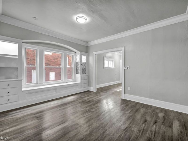 929 Thornhill Drive, Cleveland, OH 44108 Photo 12