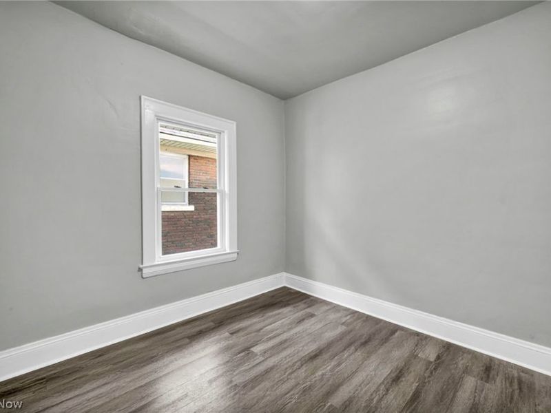 929 Thornhill Drive, Cleveland, OH 44108 Photo 17