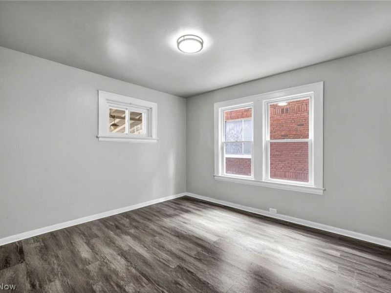 929 Thornhill Drive, Cleveland, OH 44108 Photo 18