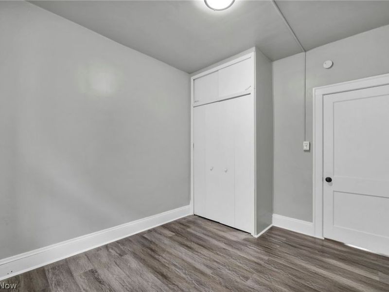 929 Thornhill Drive, Cleveland, OH 44108 Photo 21