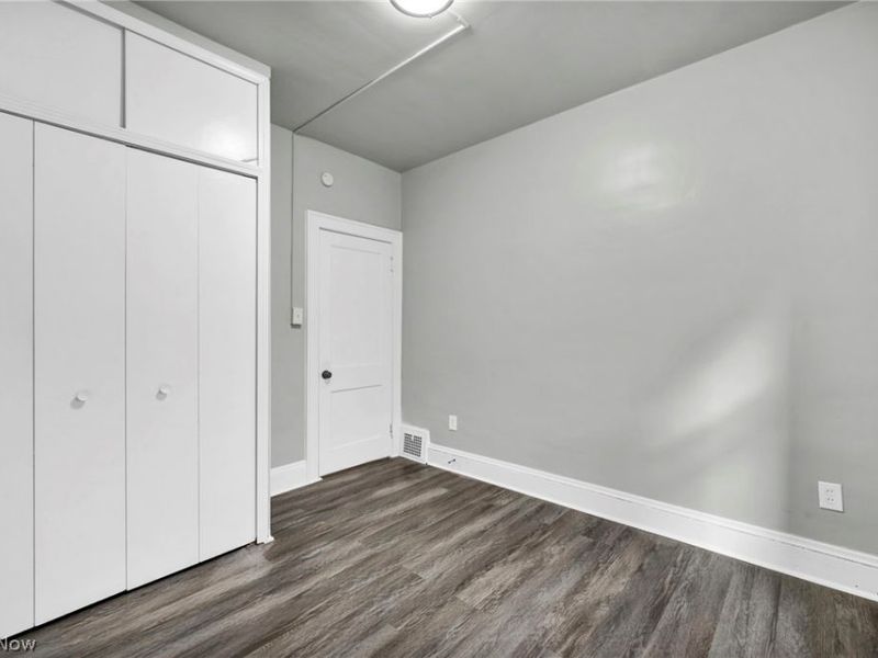 929 Thornhill Drive, Cleveland, OH 44108 Photo 22