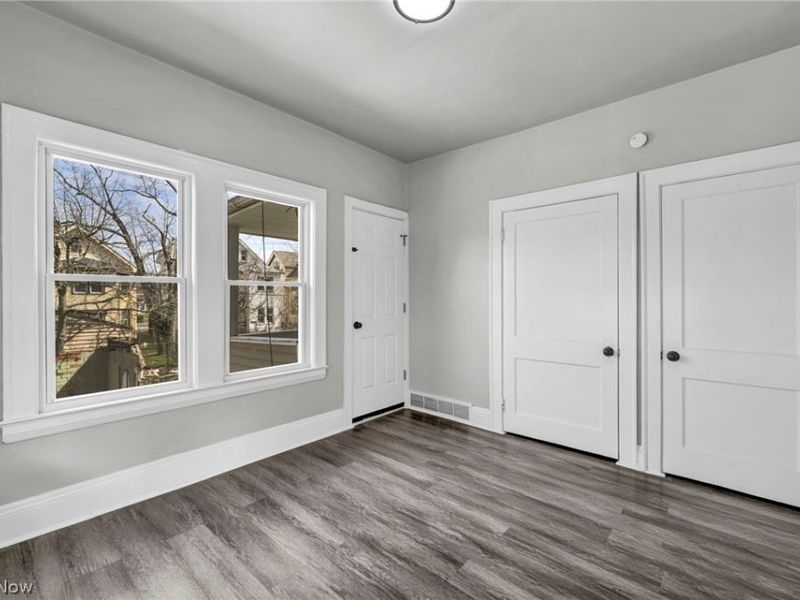 929 Thornhill Drive, Cleveland, OH 44108 Photo 23