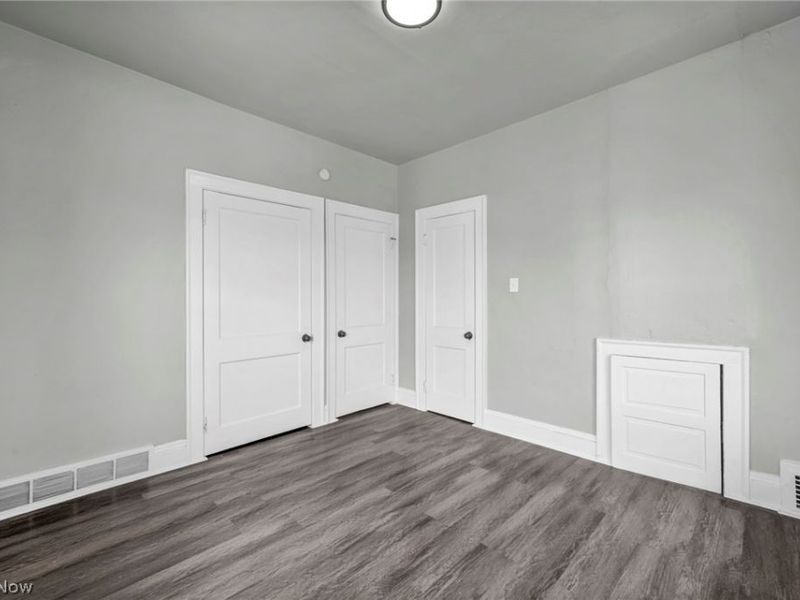 929 Thornhill Drive, Cleveland, OH 44108 Photo 24