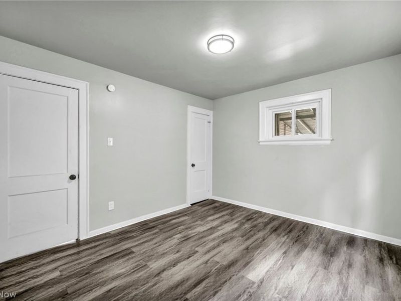 929 Thornhill Drive, Cleveland, OH 44108 Photo 25