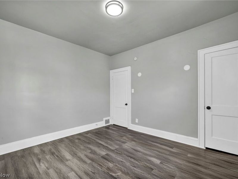 929 Thornhill Drive, Cleveland, OH 44108 Photo 26