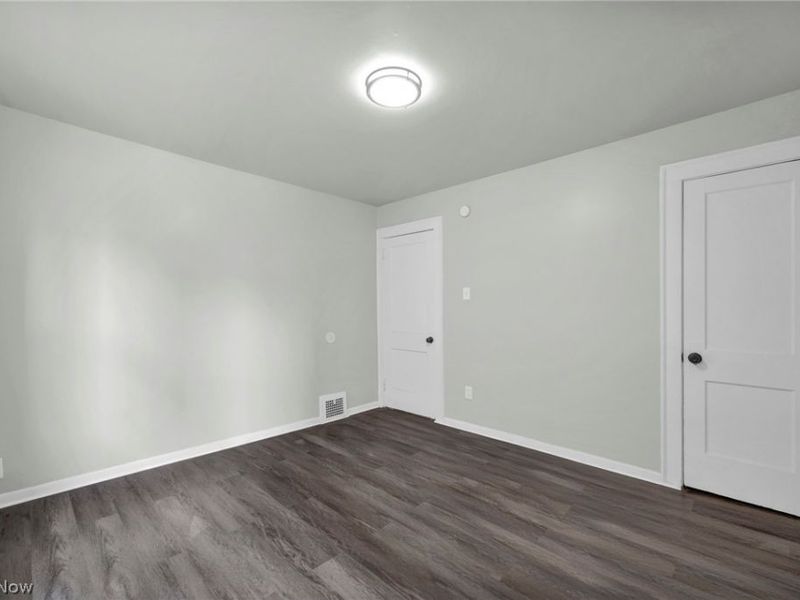 929 Thornhill Drive, Cleveland, OH 44108 Photo 29