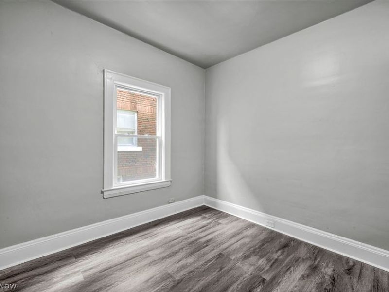 929 Thornhill Drive, Cleveland, OH 44108 Photo 31