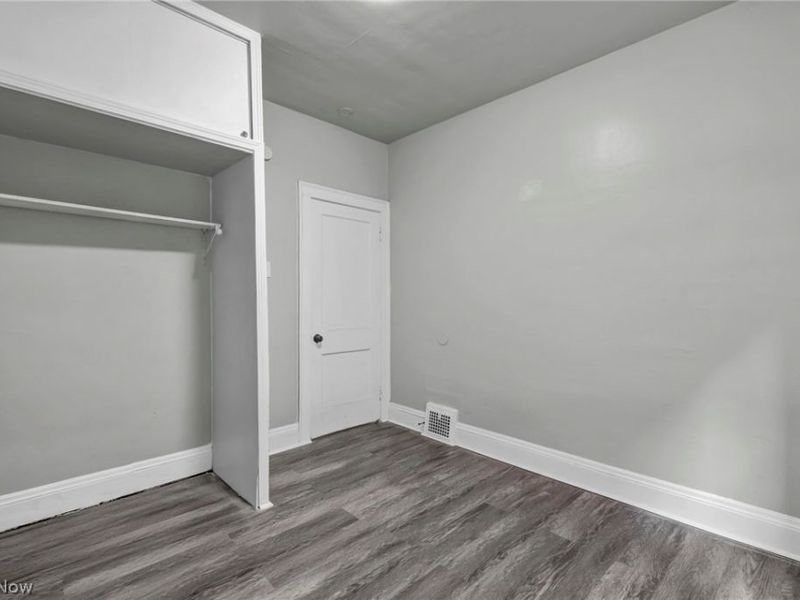 929 Thornhill Drive, Cleveland, OH 44108 Photo 32