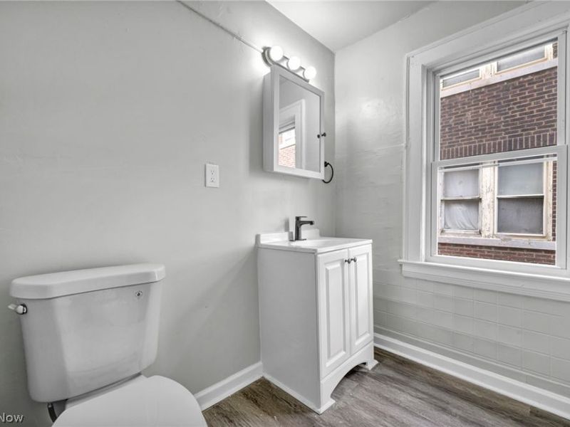 929 Thornhill Drive, Cleveland, OH 44108 Photo 37