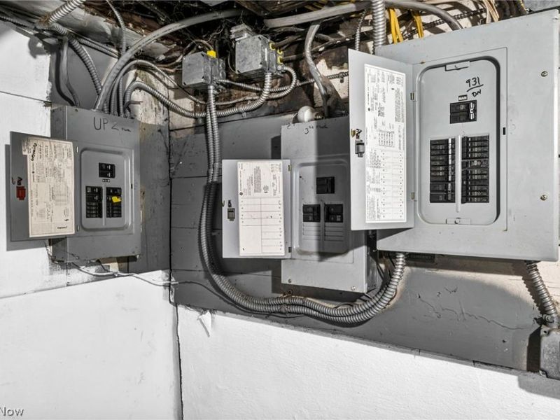 929 Thornhill Drive, Cleveland, OH 44108 Photo 39