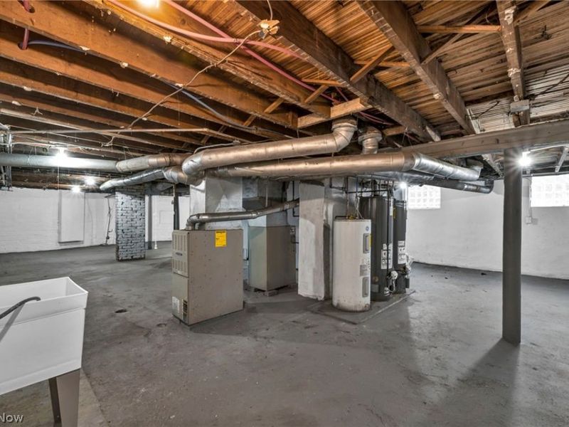 929 Thornhill Drive, Cleveland, OH 44108 Photo 41