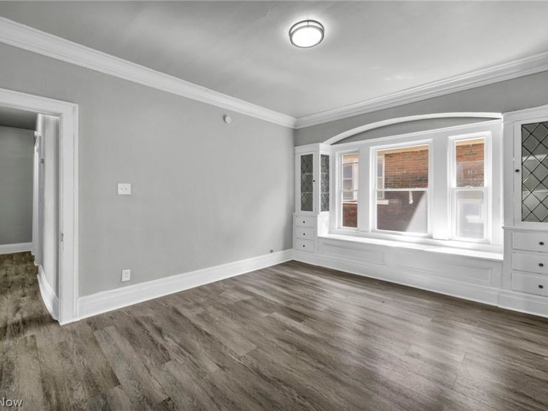 929 Thornhill Drive, Cleveland, OH 44108 Photo 8