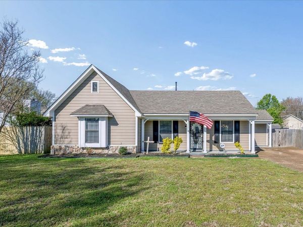 2565 LAKESIDE DR, Memphis, TN 38133