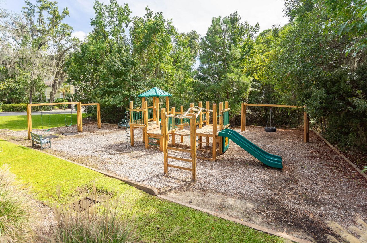 340 De La Gaye Point Photo 6