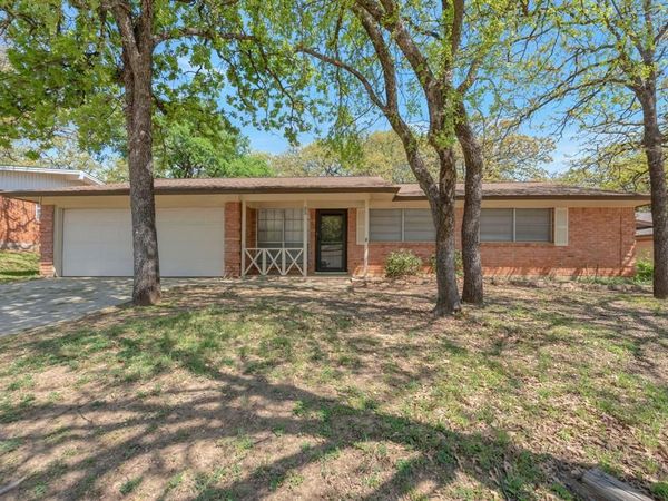 33 Somerset Terrace, Bedford, TX 76022