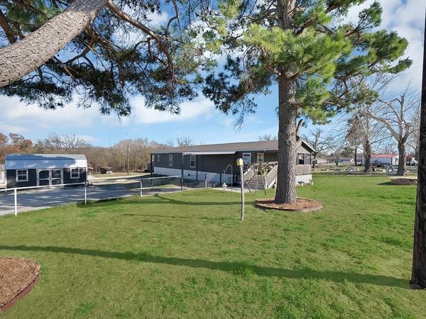 130 Firefly Drive , Springtown, TX 76082