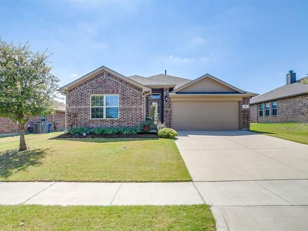 412 Blaze Court , Burleson, TX 76028