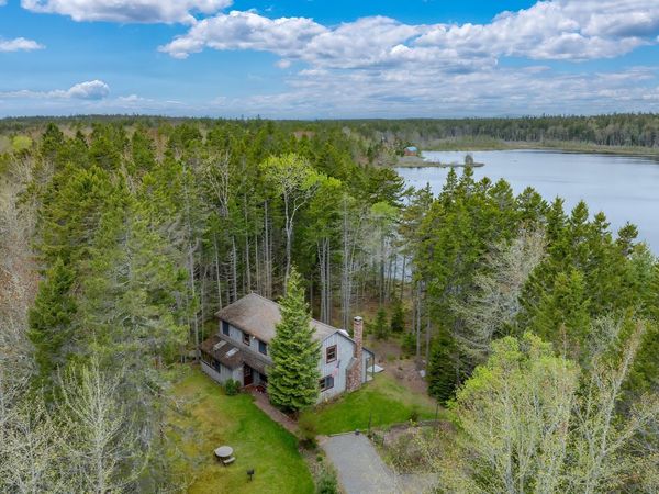 176 N Main Street, Stonington, ME 04681