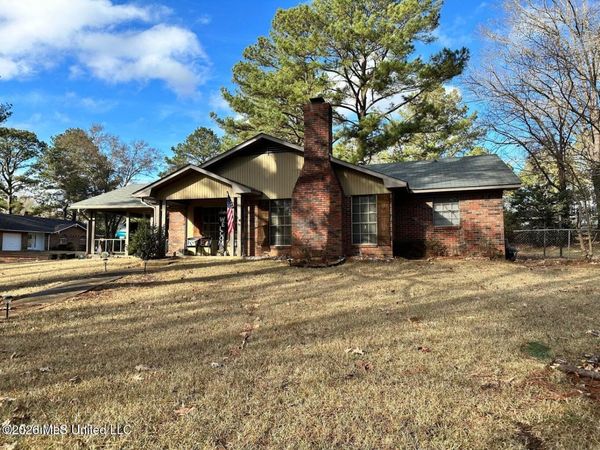 632 Briarcliff Circle, Jackson, MS 39212