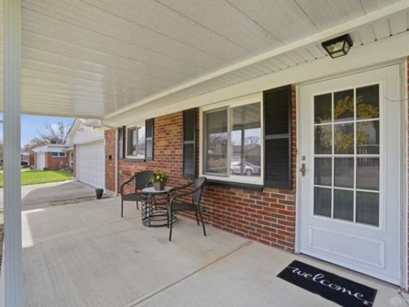 804 Hollendale Drive, Kettering, OH 45429 Photo 2