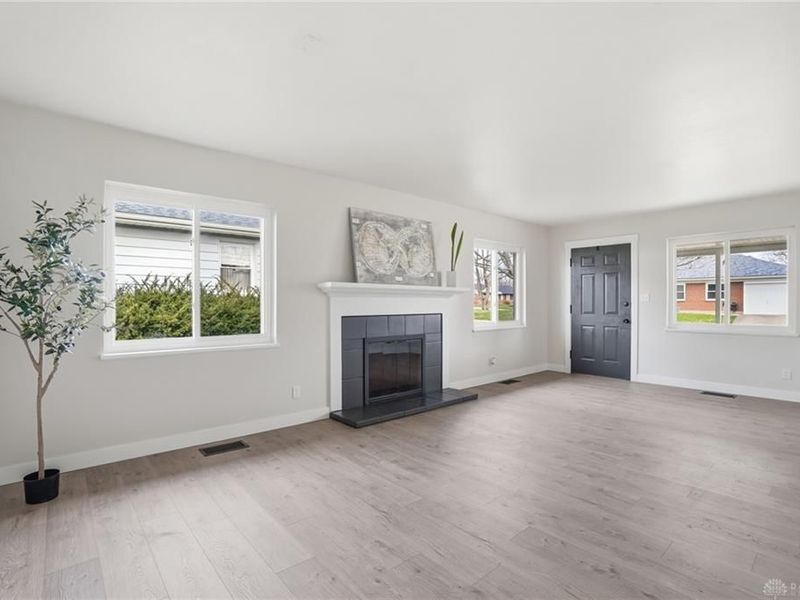 804 Hollendale Drive, Kettering, OH 45429 Photo 3