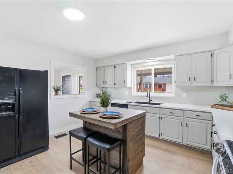 804 Hollendale Drive, Kettering, OH 45429 Photo 6