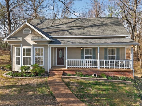 608 Beechtree Ct, Burns, TN 37029